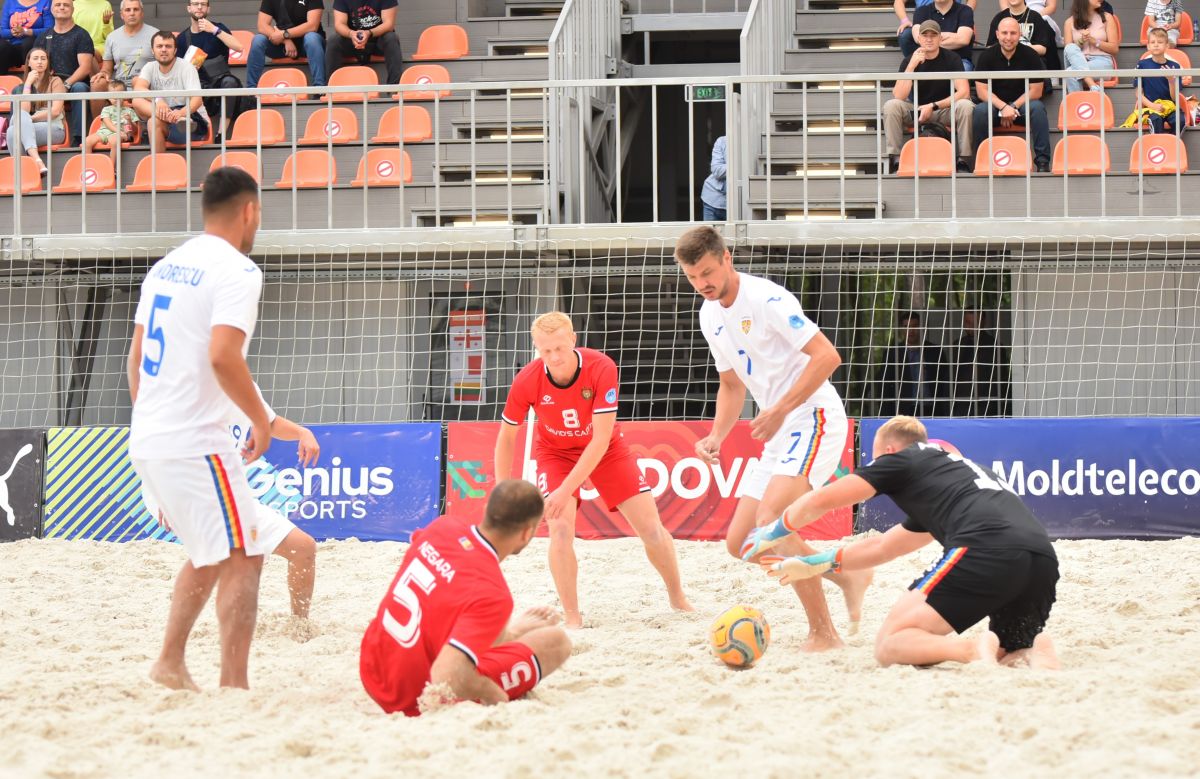 Национальная сборная по пляжному футболу обыграла сборную Румынии со счетом 3:0 (Фото/Видео)