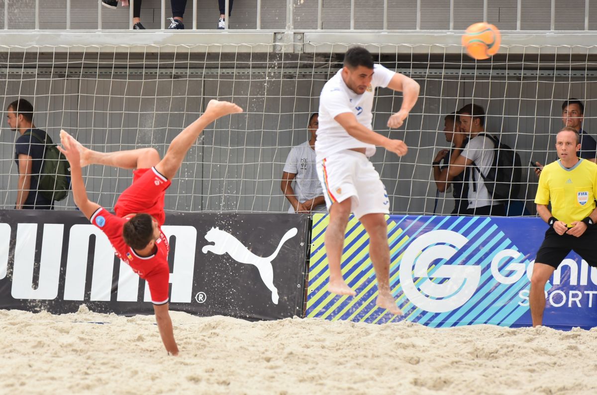 Национальная сборная по пляжному футболу обыграла сборную Румынии со счетом 3:0 (Фото/Видео)