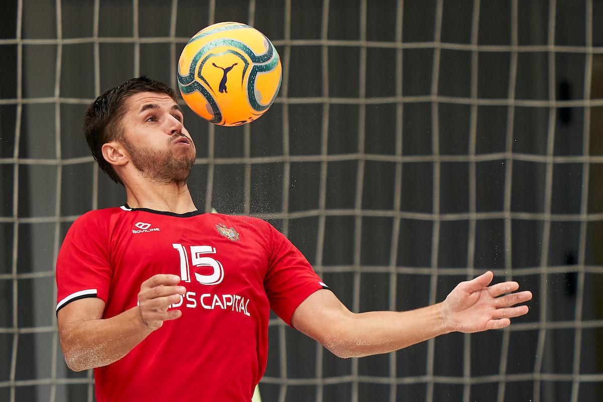 Национальная сборная по пляжному футболу обыграла сборную Румынии со счетом 3:0 (Фото/Видео)