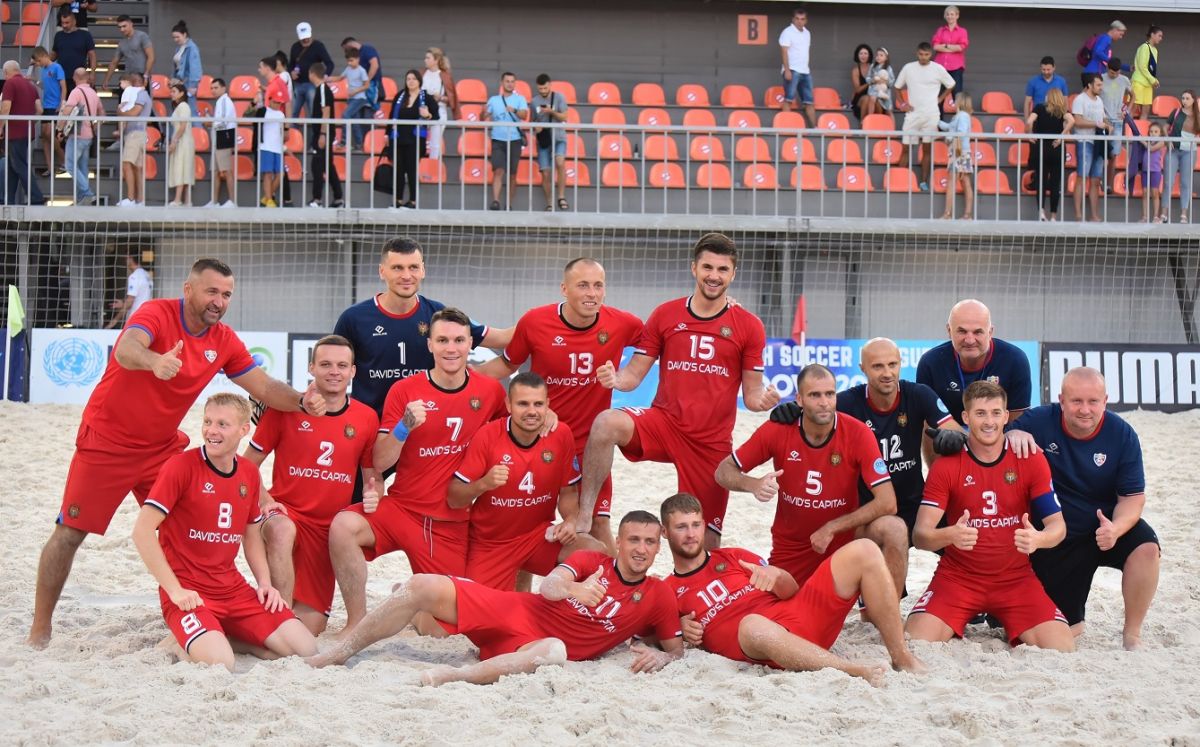 Национальная сборная по пляжному футболу обыграла сборную Румынии со счетом 3:0 (Фото/Видео)