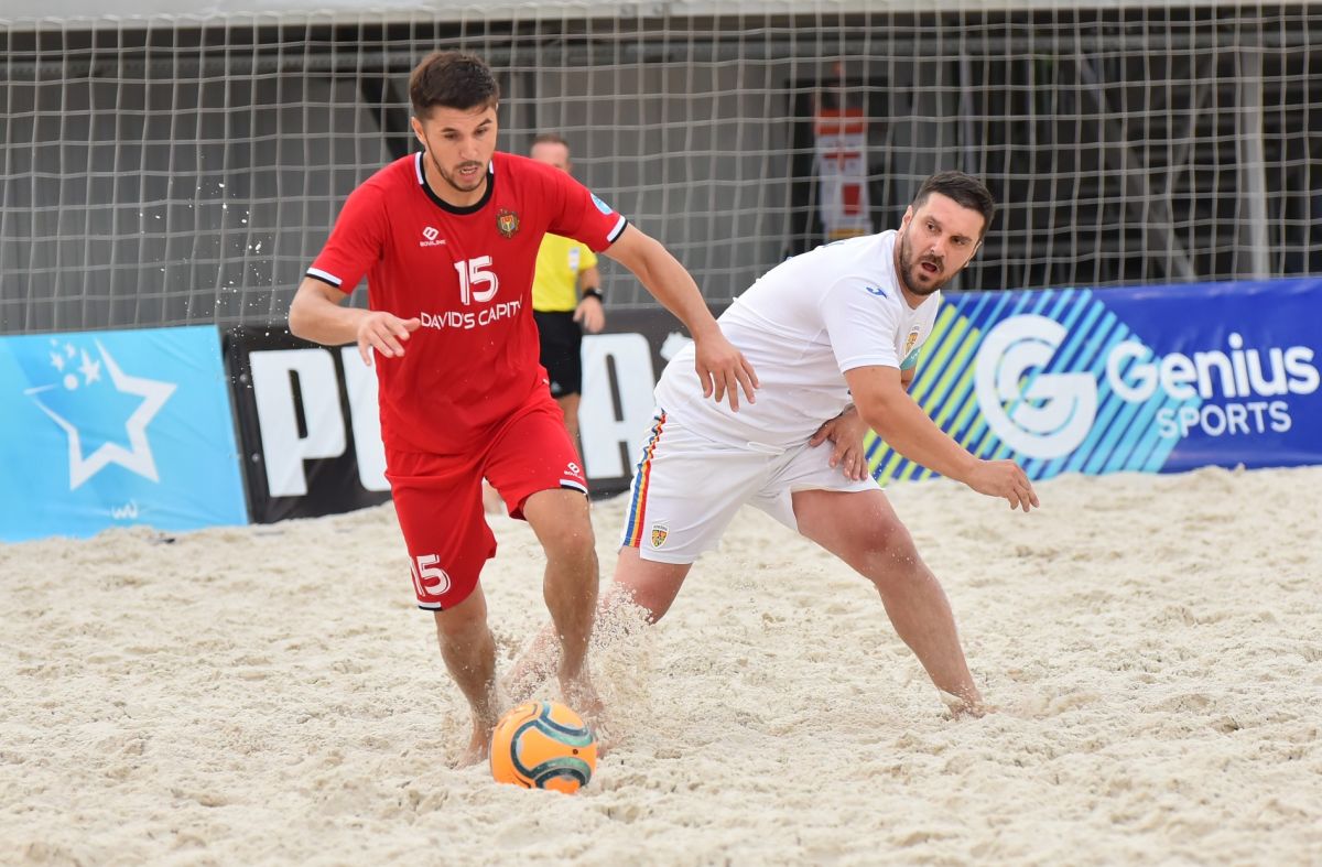 Национальная сборная по пляжному футболу обыграла сборную Румынии со счетом 3:0 (Фото/Видео)
