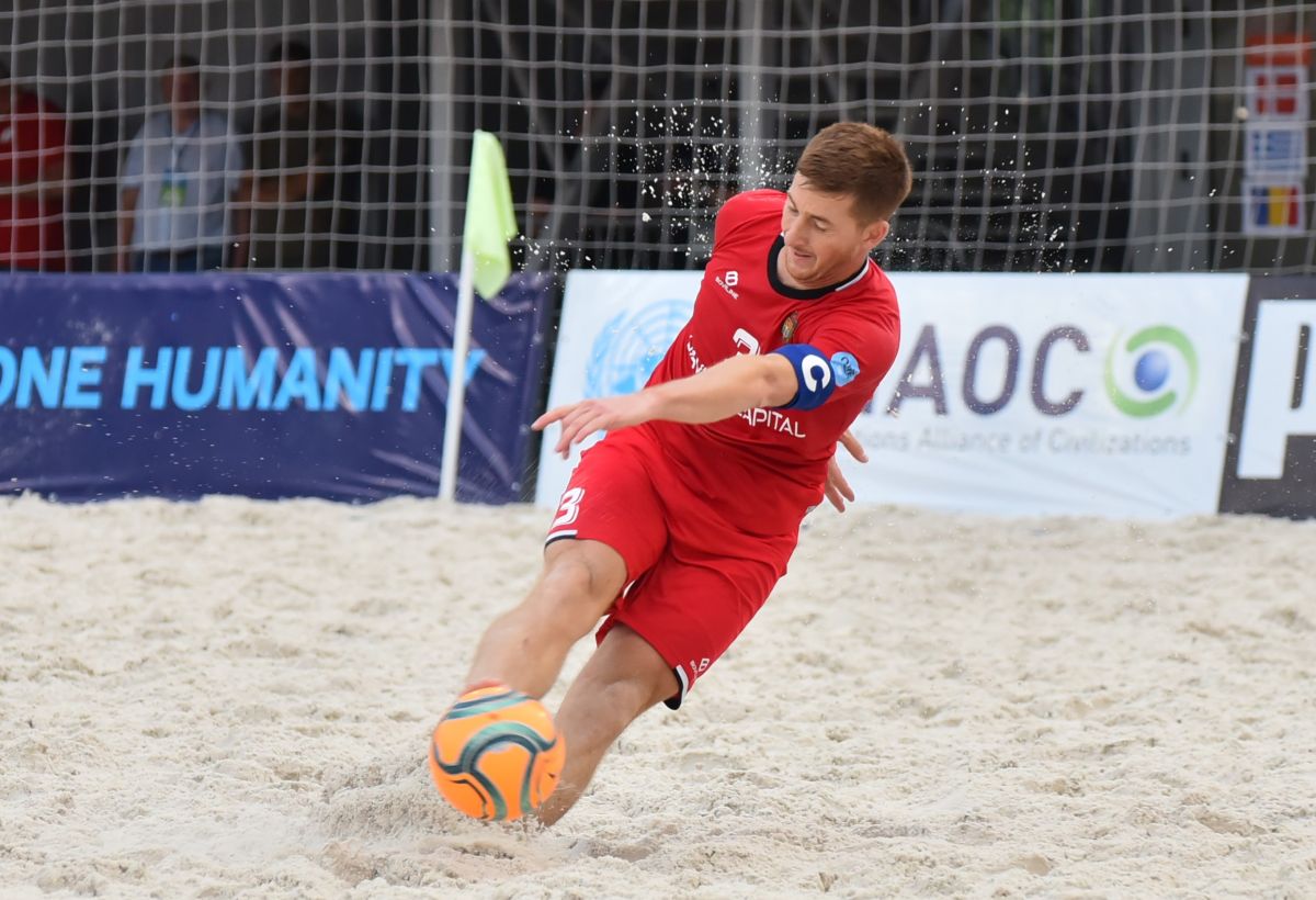 Национальная сборная по пляжному футболу обыграла сборную Румынии со счетом 3:0 (Фото/Видео)