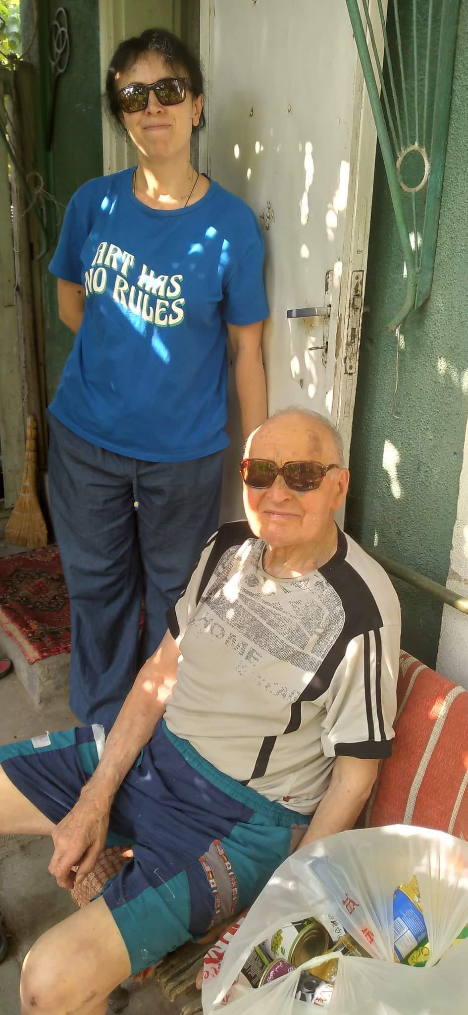 Неравнодушные граждане Молдовы сегодня поздравили ветеранов ВОВ с 78-ой годовщиной завершения Ясско-Кишинёвской операции.