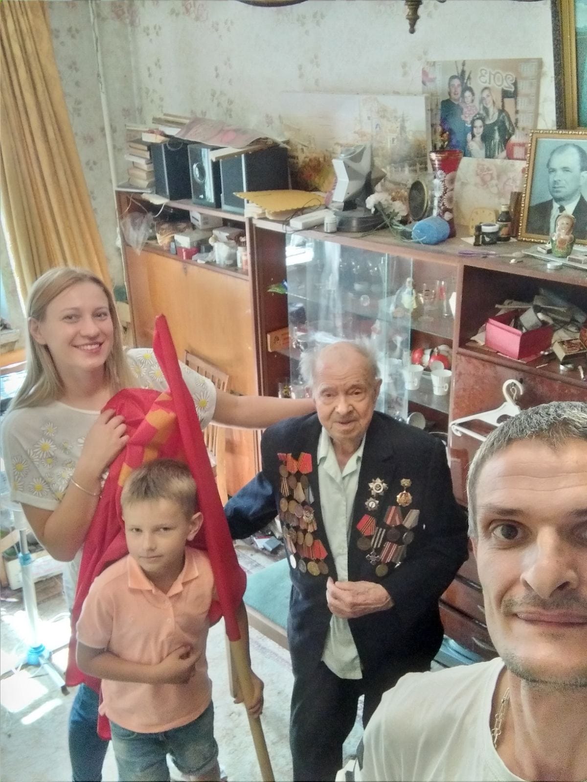 Неравнодушные граждане Молдовы сегодня поздравили ветеранов ВОВ с 78-ой годовщиной завершения Ясско-Кишинёвской операции.