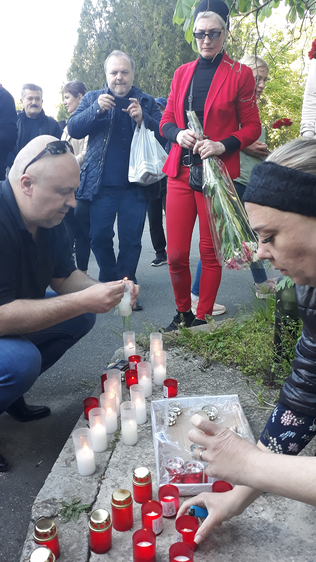 У посольства Украины в Кишинёве граждане почтили память погибших 2 мая 2014 года в Одессе (Видео/Фото)