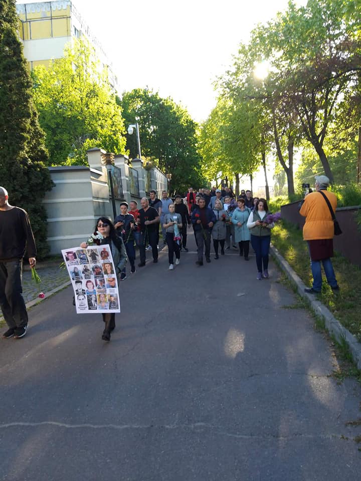 У посольства Украины в Кишинёве граждане почтили память погибших 2 мая 2014 года в Одессе (Видео/Фото)