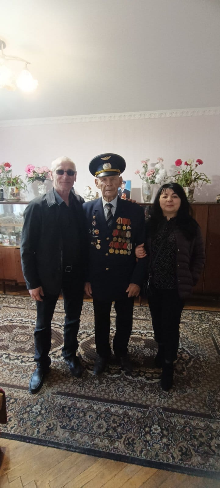 Кишинёвцы поздравили ветеранов с Днём Победы