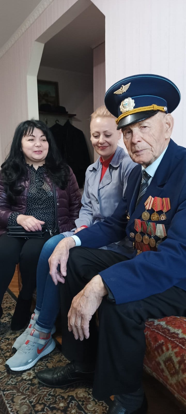 Кишинёвцы поздравили ветеранов с Днём Победы