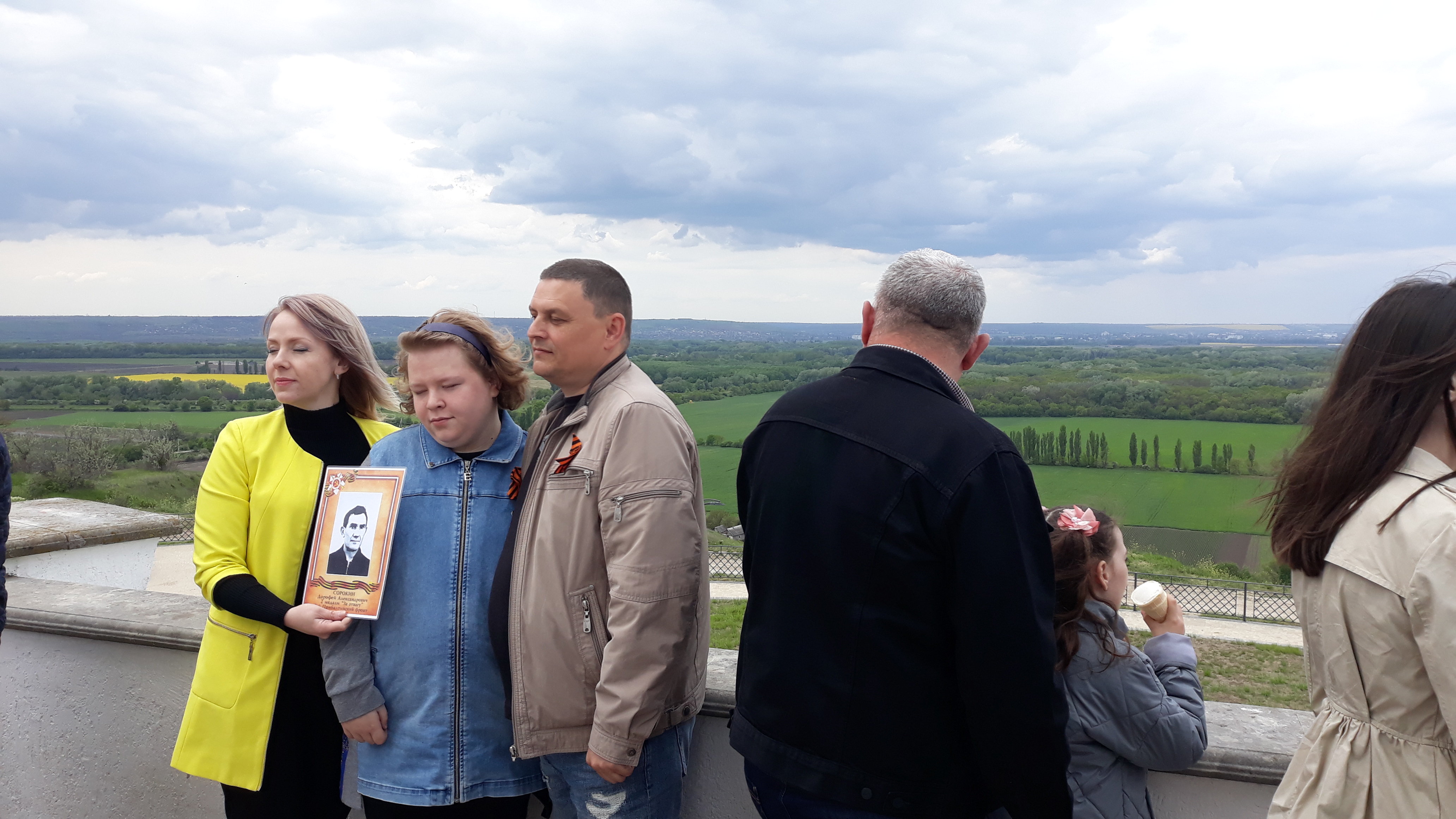 Состоялся автопробег "Два берега - одна Победа", приуроченный годовщине победы над фашизмом (Видео/Фото)