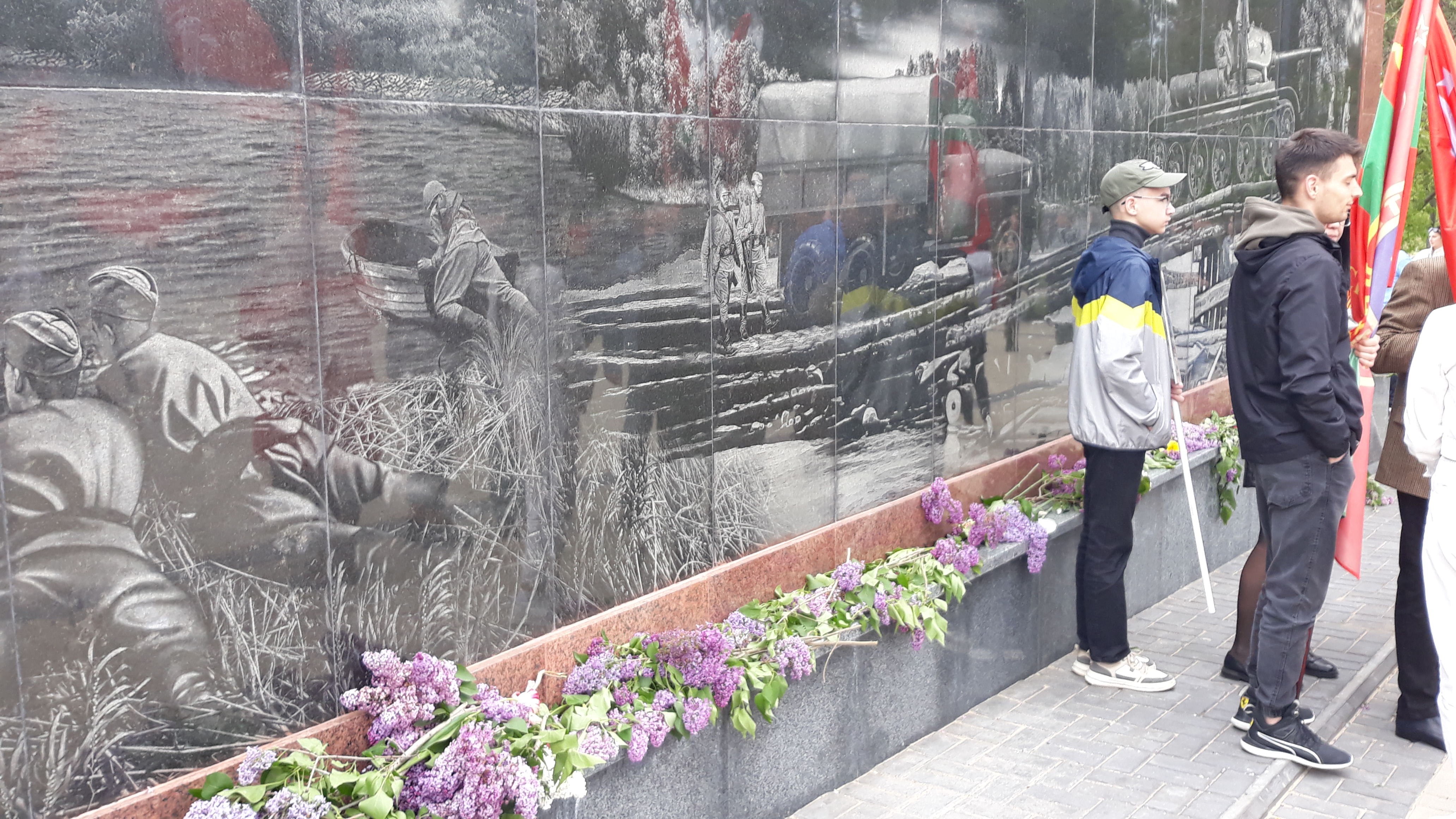 Состоялся автопробег "Два берега - одна Победа", приуроченный годовщине победы над фашизмом (Видео/Фото)