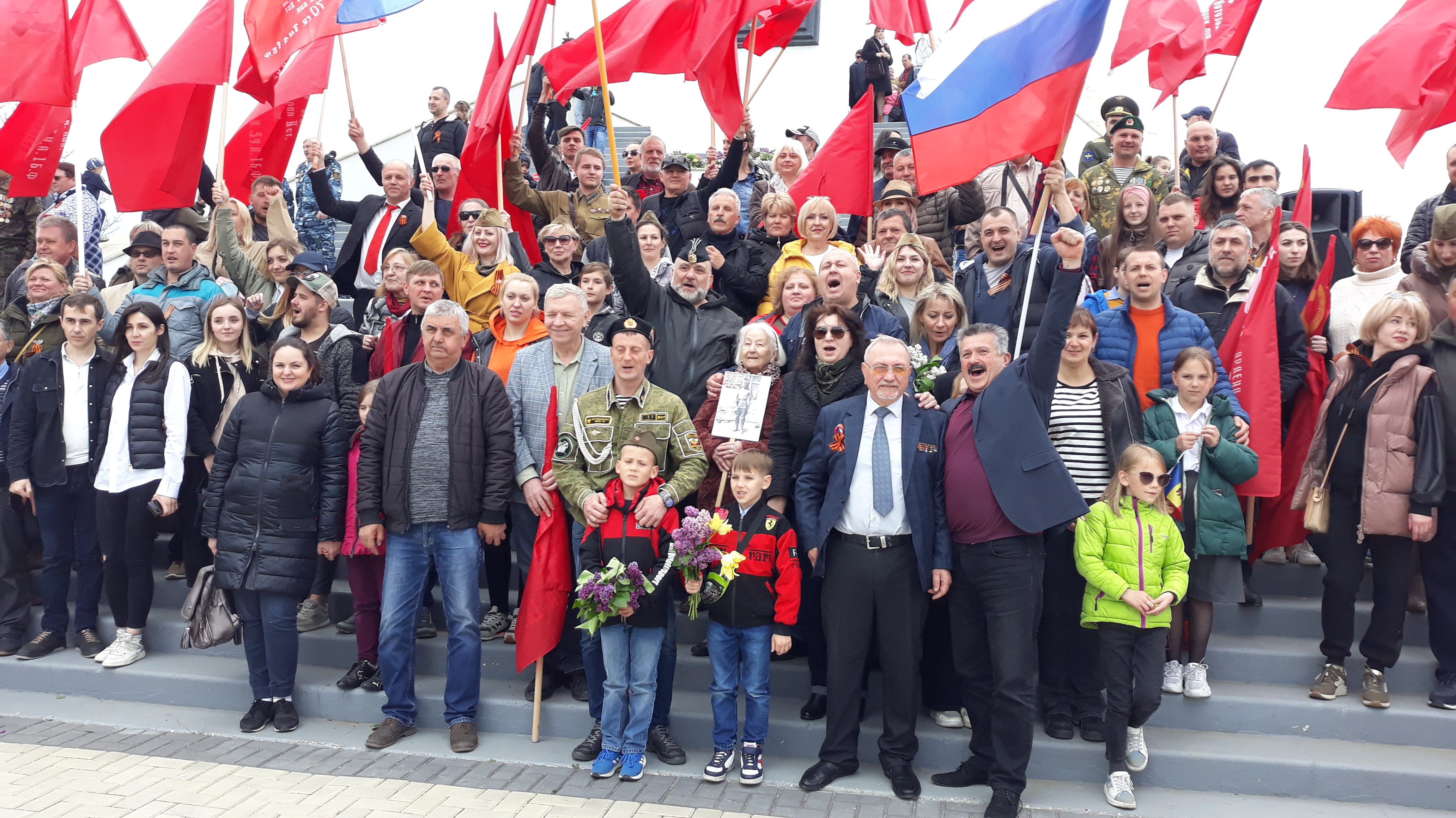 Состоялся автопробег "Два берега - одна Победа", приуроченный годовщине победы над фашизмом (Видео/Фото)