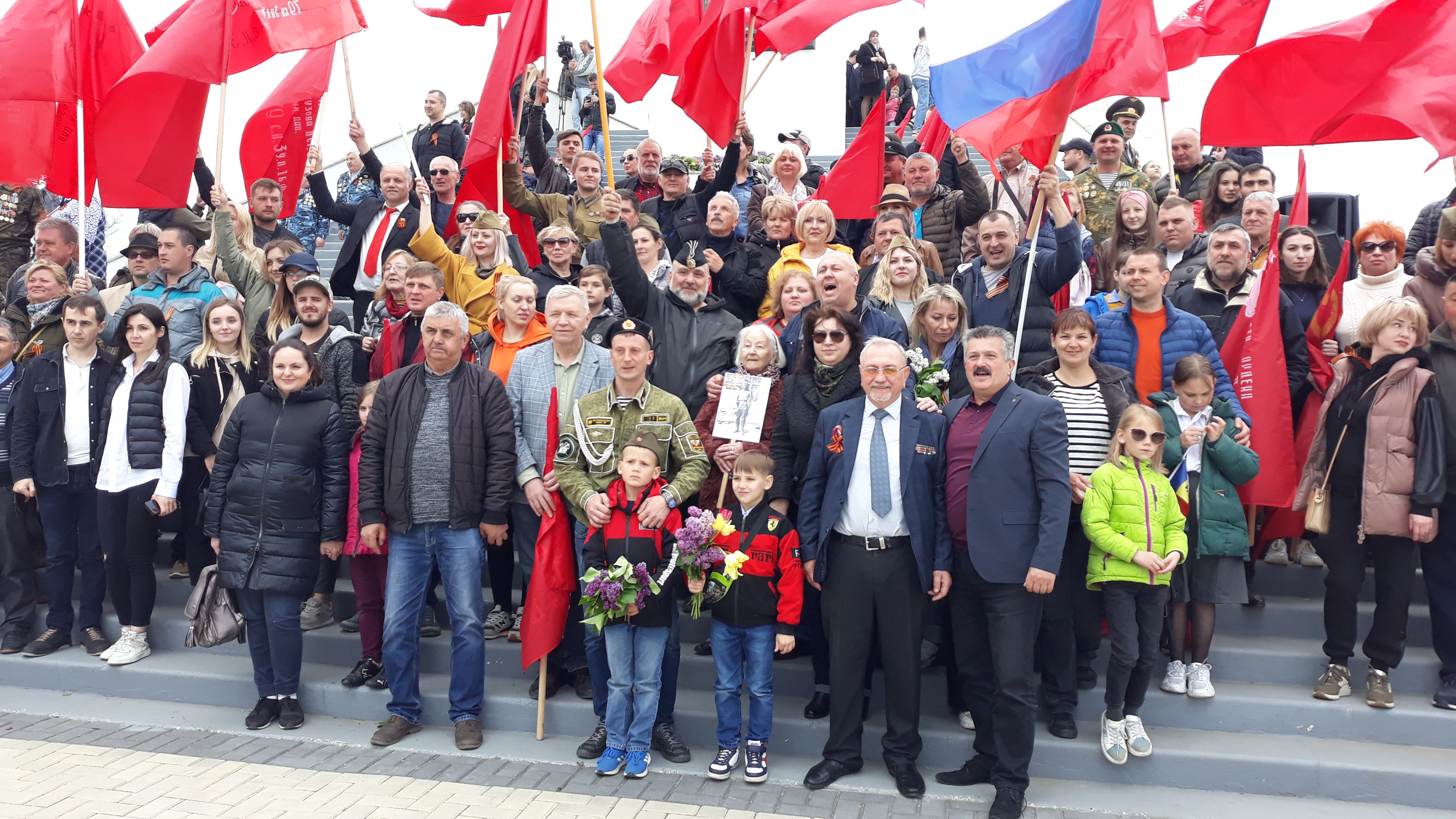 Состоялся автопробег "Два берега - одна Победа", приуроченный годовщине победы над фашизмом (Видео/Фото)