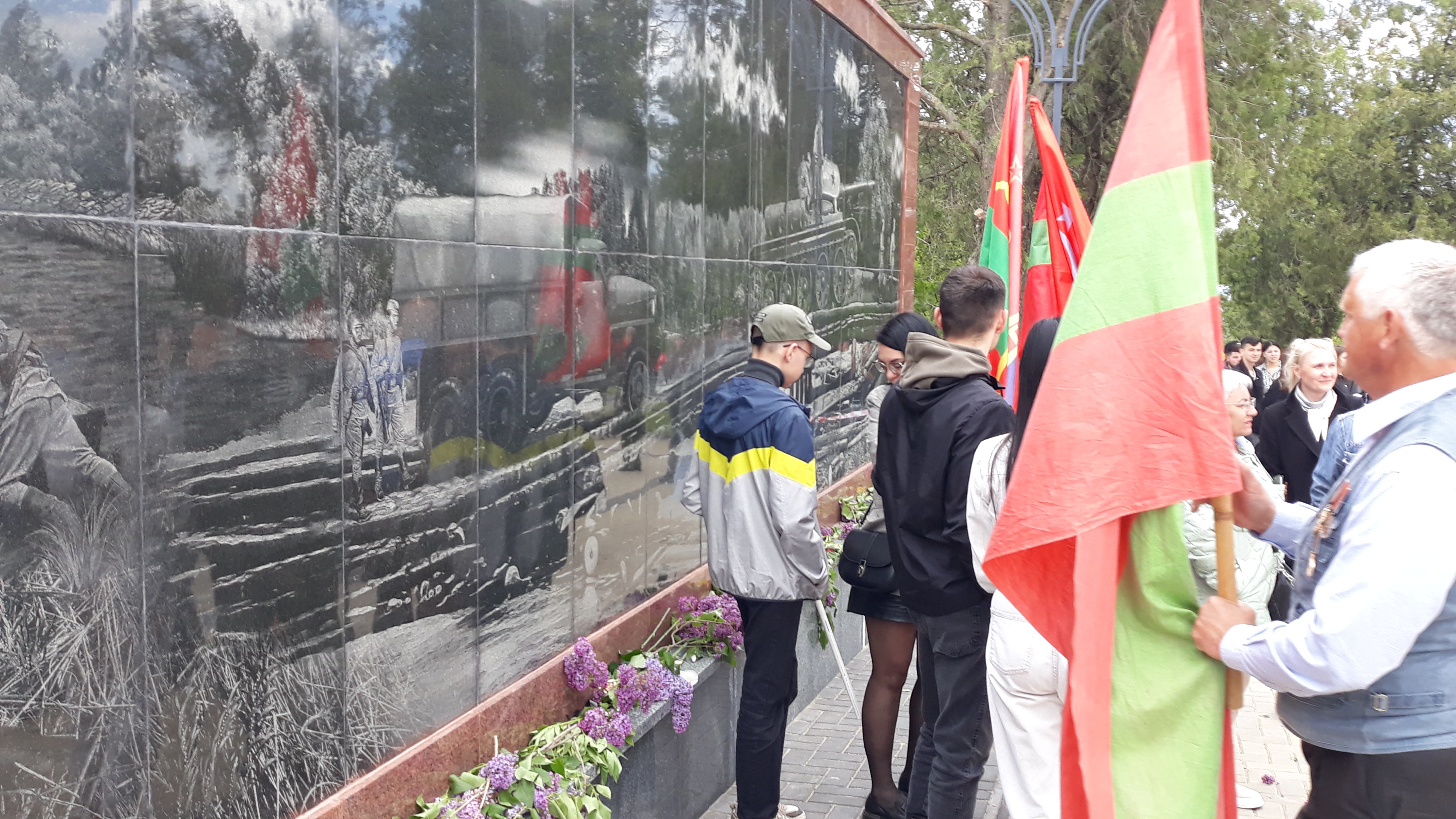 Состоялся автопробег "Два берега - одна Победа", приуроченный годовщине победы над фашизмом (Видео/Фото)