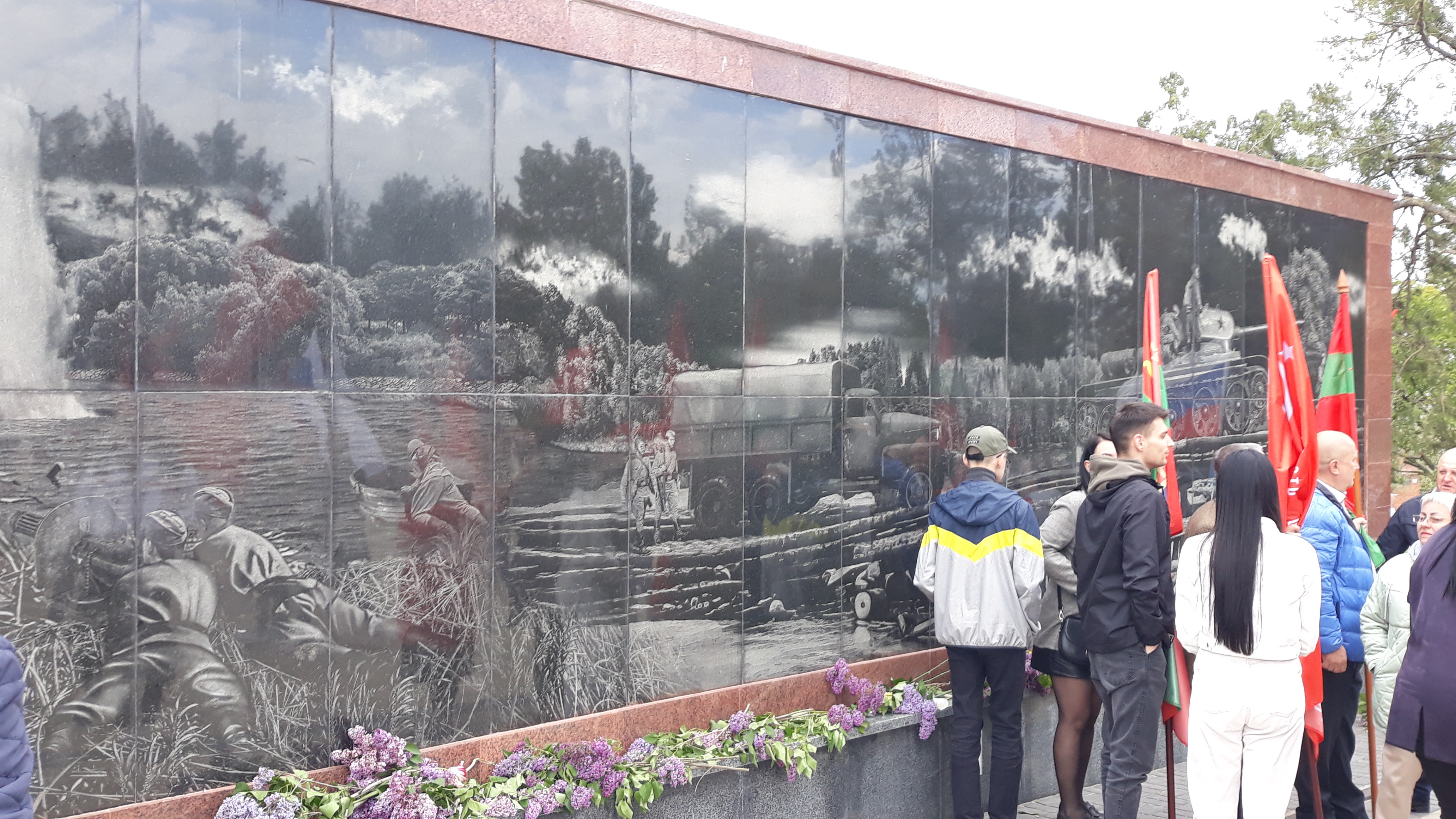 Состоялся автопробег "Два берега - одна Победа", приуроченный годовщине победы над фашизмом (Видео/Фото)