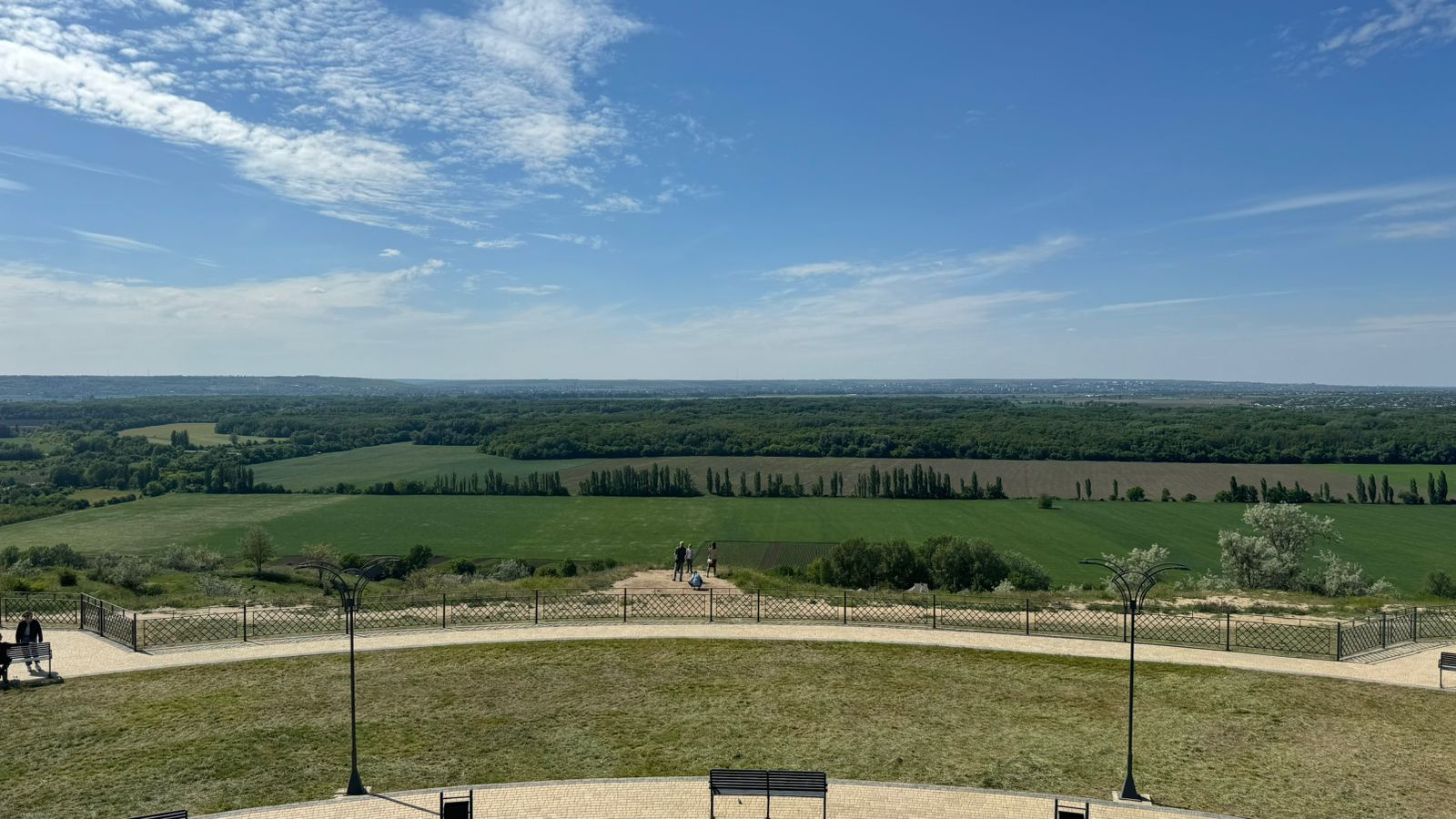 9 мая в Молдове состоялся автопропробег "Два берега - одна Победа" в честь праздника Великой Победы