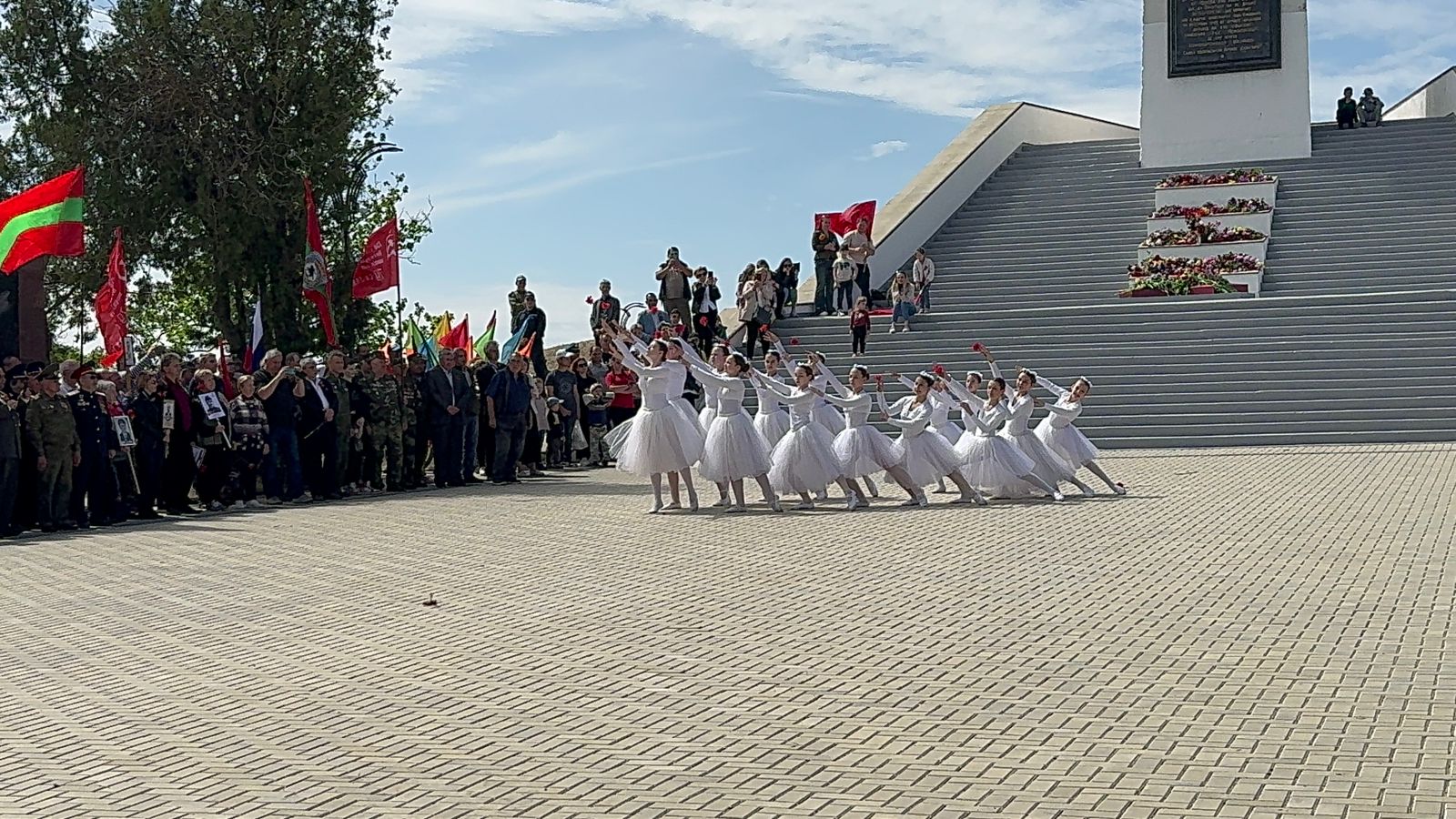 9 мая в Молдове состоялся автопропробег "Два берега - одна Победа" в честь праздника Великой Победы