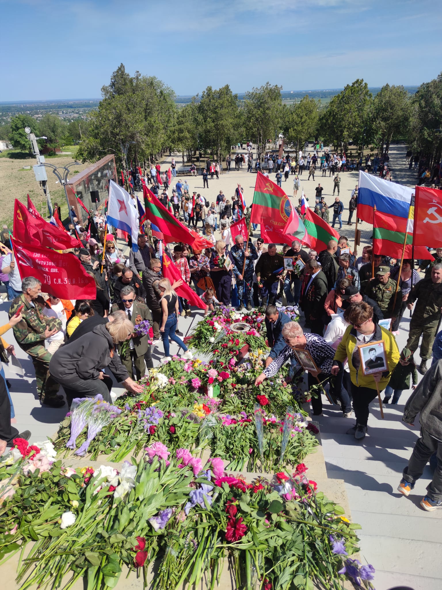 9 мая в Молдове состоялся автопропробег "Два берега - одна Победа" в честь праздника Великой Победы